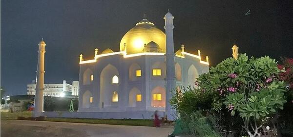 عکس تاج محل در شب