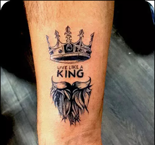 عکس خالکوبی تاج روی دست