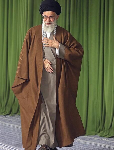 عکس زیبای آقای خامنه ای