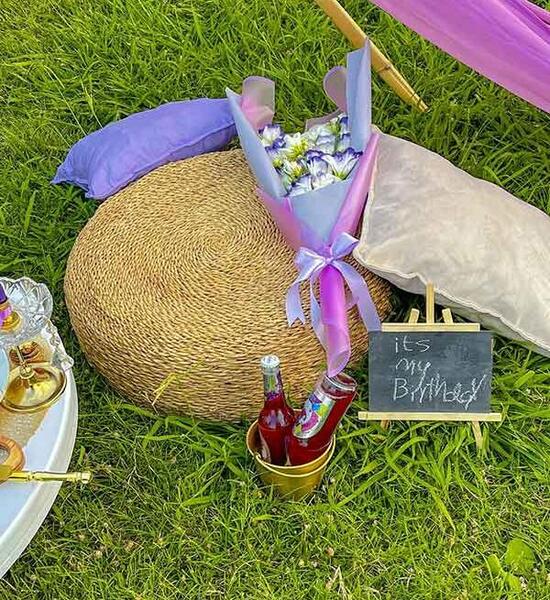 ژست عکس روز دختر در طبیعت