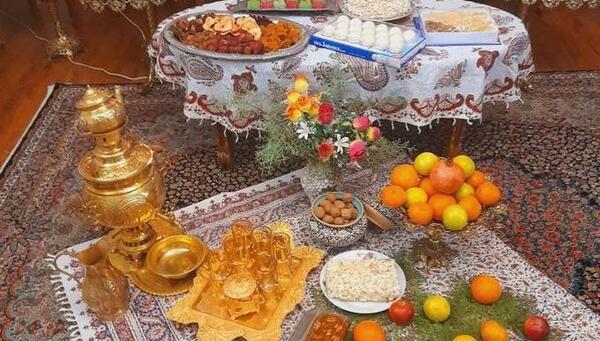عکس میز ساده شب یلدا