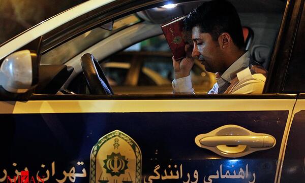 عکس ماشین پلیس در شب