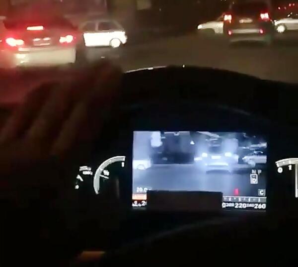 عکس با ماشین در شب
