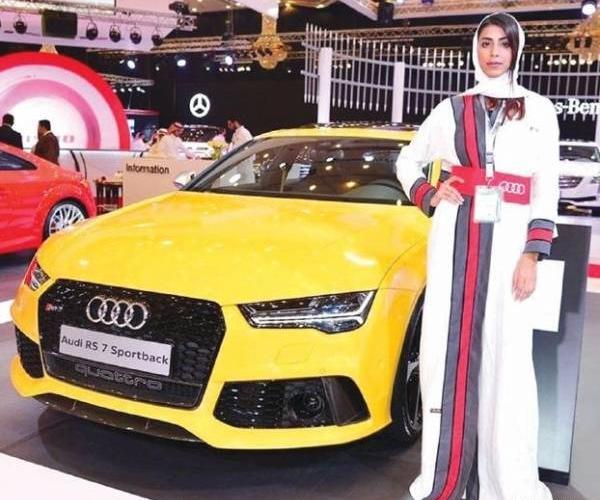 عکس ماشین با دختر