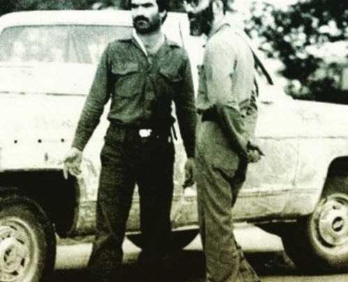 عکس خامنه ای در ماشین