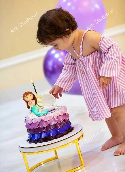 ایده عکس تولد در حیاط