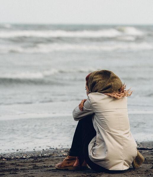 عکس آدمک نشسته