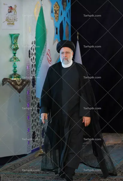 عکس ایستاده از رئیسی