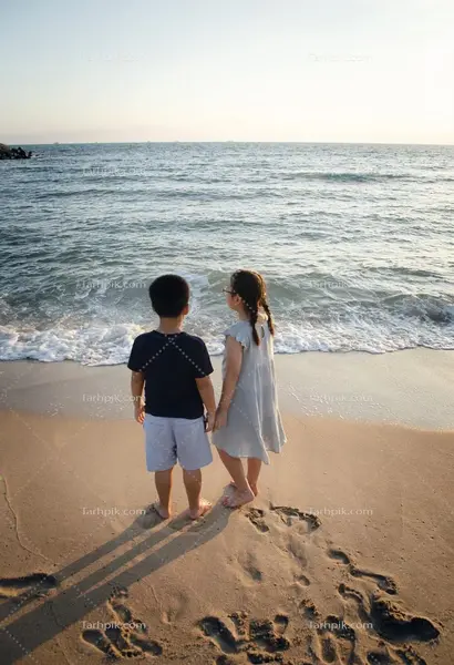 عکس دختر پسر ایستاده