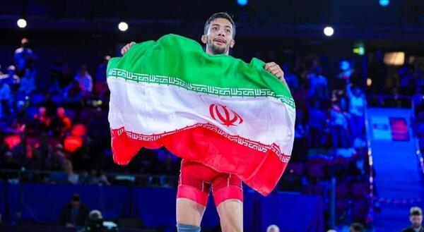 عکس ماشین علیرضا دبیر