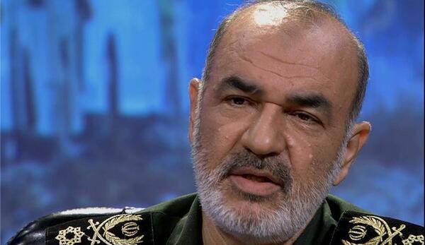 عکس سردار سلامی در جبهه
