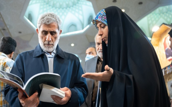 عکس سردار قاآنی با چادر