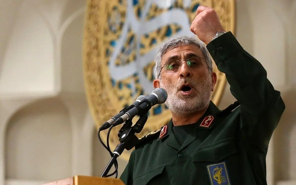 عکس سردار قاآنی با چادر
