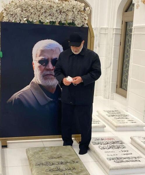 عکس سردار قاآنی با رهبر