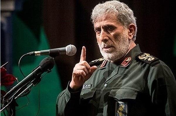 عکس سردار قاآنی با رهبر