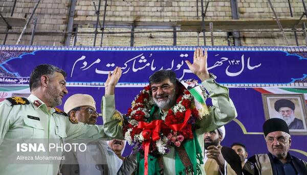 عکس سردار رادان با رهبری