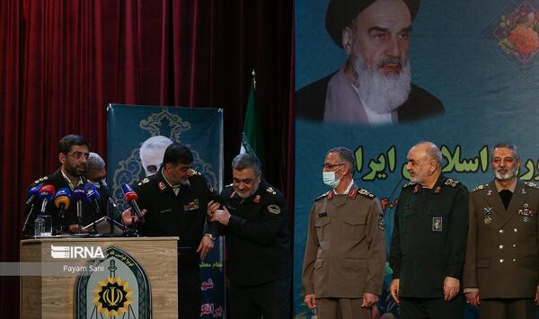 عکس سردار رادان با رهبری