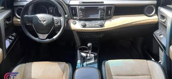 عکس داخل ماشین راوفور