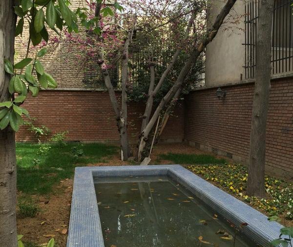 عکس خانه ارغوان هوشنگ ابتهاج