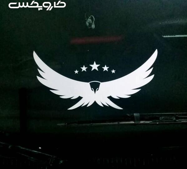 عکس برچسب پشت شیشه ماشین