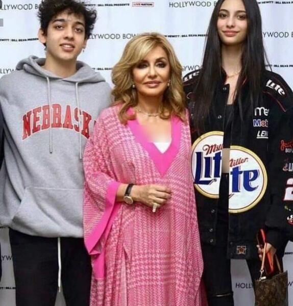 عکس جدید گوگوش ۱۴۰۱