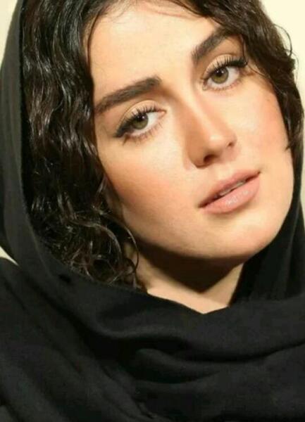 عکس بازیگر افسانه پاکرو و همسرش