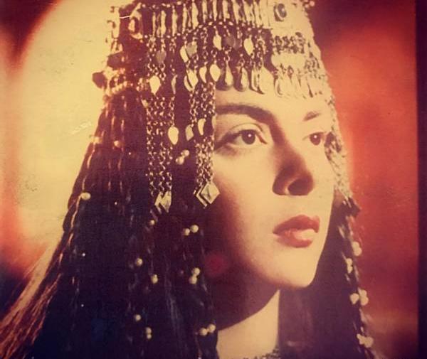 عکس قدیمی از افسانه بایگان