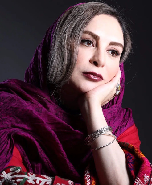عکس افسانه بایگان و فرزندانش
