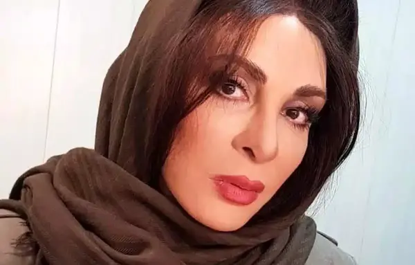 عکس افسانه بایگان با گوشواره شیر و خورشید