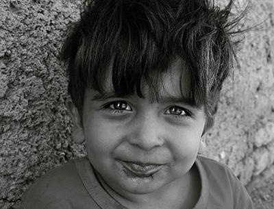 عکس سیاه سفید پسر بچه