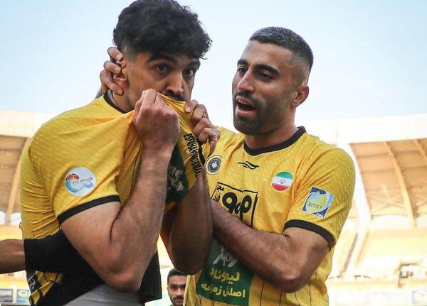 عکس تیم سپاهان و پرسپولیس
