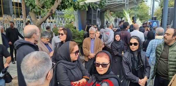 عکس های تشییع جنازه آتیلا پسیانی