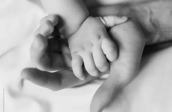 فتوشاپ عکس نوزاد با هوش مصنوعی