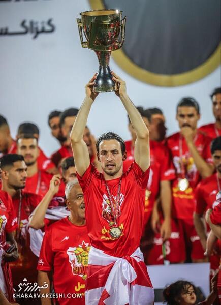 عکس تیم پرسپولیس با جام قهرمانی