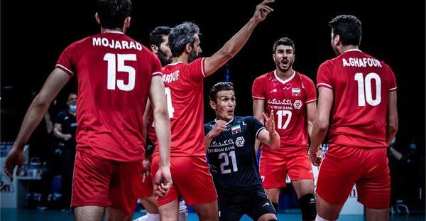 بازیکنان تیم ملی والیبال ایران با عکس