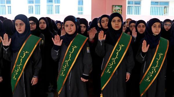 عکس گروه سرود دخترانه