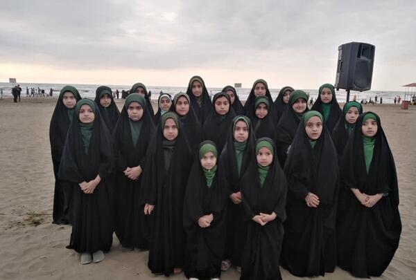 عکس گروه سرود دخترانه