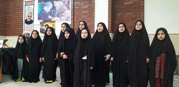 عکس گروه سرود دخترانه