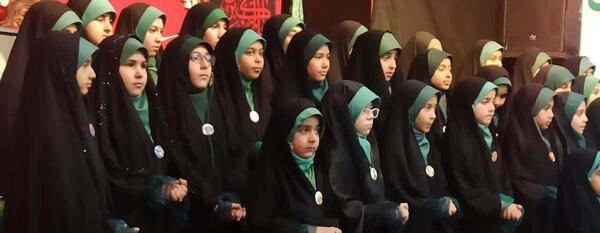 عکس گروه سرود دخترانه