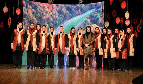 عکس گروه سرود مدرسه