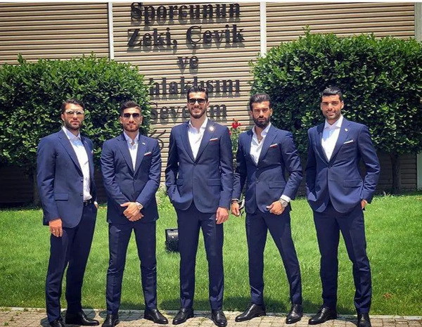 عکس بازیکنان تیم ملی ایران با کت و شلوار
