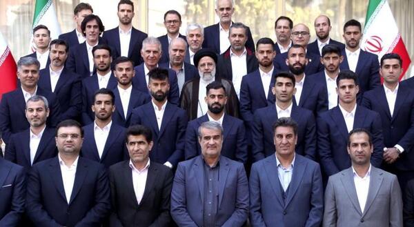 اعضای تیم ملی با عکس