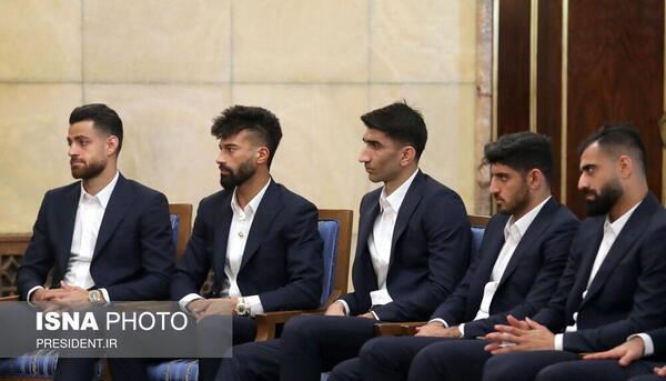 اعضای تیم ملی با عکس