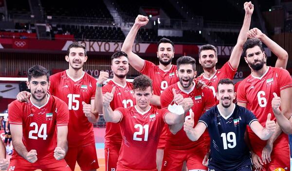 اعضای تیم ملی والیبال ایران با عکس