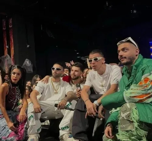 عکس از گروه وانتونز