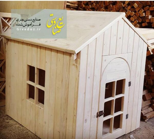 عکس لانه پرنده چوبی