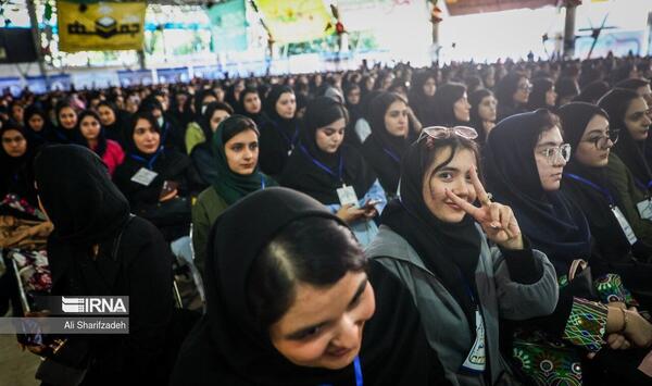 عکس دانشجویی دختر