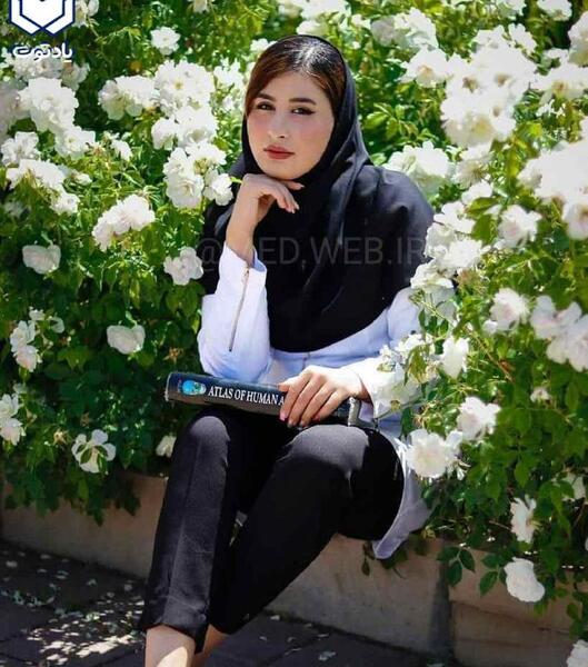 عکس دانشجویی دختر