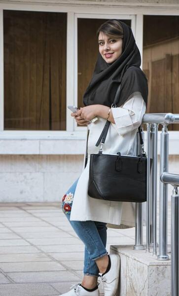 عکس دانشجویی دختر