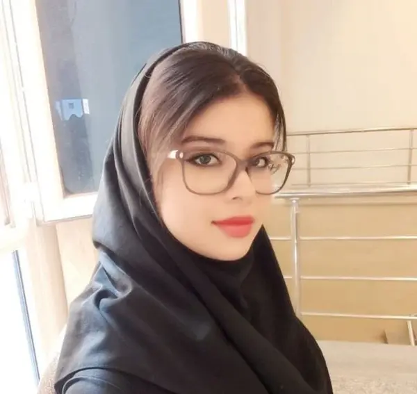 عکس دانشجویی دختر